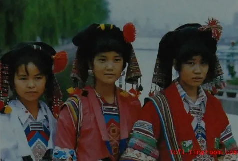 China's Minority Peoples - The Dais 傣族